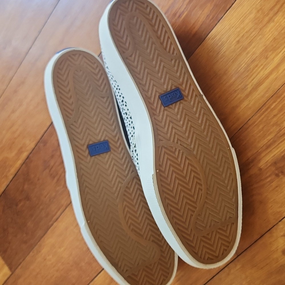Keds Slip-On Sneakers in White with Black Print 9.5 - Picture 6 of 11